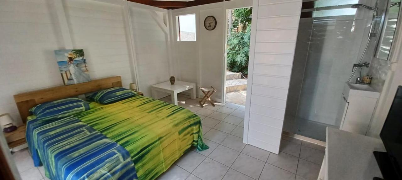 Gite Mamour - Charmant Petit Bungalow A Decouvrir Baillif Bagian luar foto
